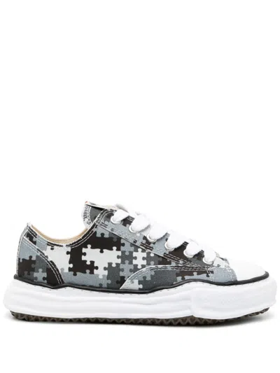 Miharayasuhiro X Peace And After Puzzle Camo Peterson Low Sneaker In Grau