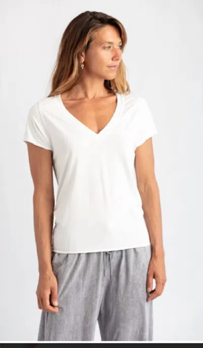 Mila Los Angeles Ava Short Sleeve V-neck Raw Top Shirt In White