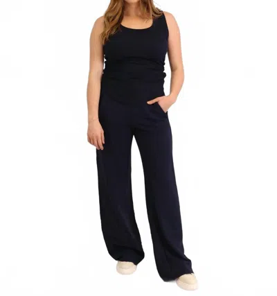 Mila Los Angeles Trouser In Navy In Black