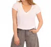 Mila Los Angeles V-neck Tee In White In White