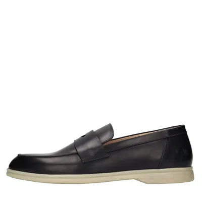 Mille885 Flat Shoes In Black