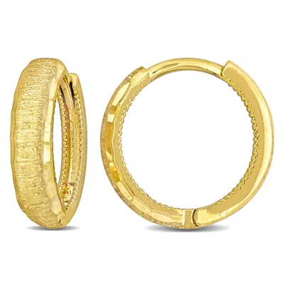 Mimi & Max 15mm Diamond Cut Design Huggie Earrings In Brushed Finish 14k Yellow Gold