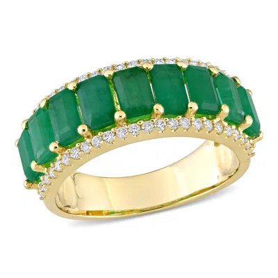 Mimi & Max 2 2/5ct Tgw Emerald And 1/3ct Tw Diamond Semi Eternity Ring In 14k Yellow Gold In Green