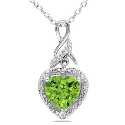 Mimi & Max Diamond And Peridot Heart Twist Necklace In Sterling Silver In Green