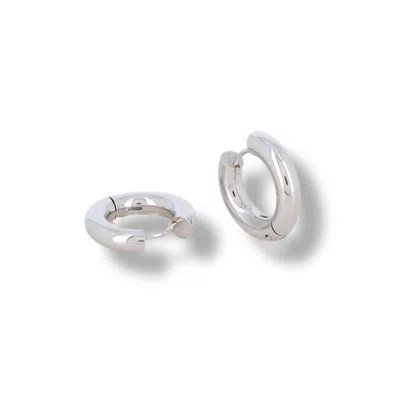 Mink&ivy Women's Bryn Huggie Classic Hoops Silver