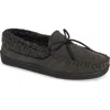 Minnetonka Allen Fleece Lined Slipper In Gray