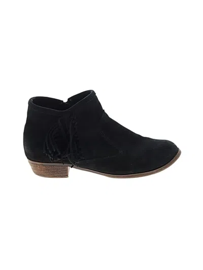 Pre-owned Minnetonka Ankle Boots In Black