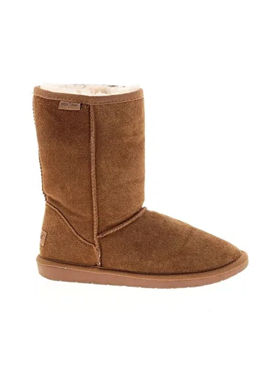 Pre-owned Minnetonka Boots In Brown