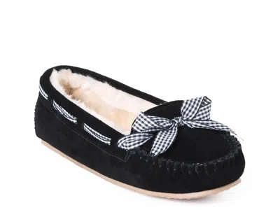 Minnetonka Cally Slipper In Black