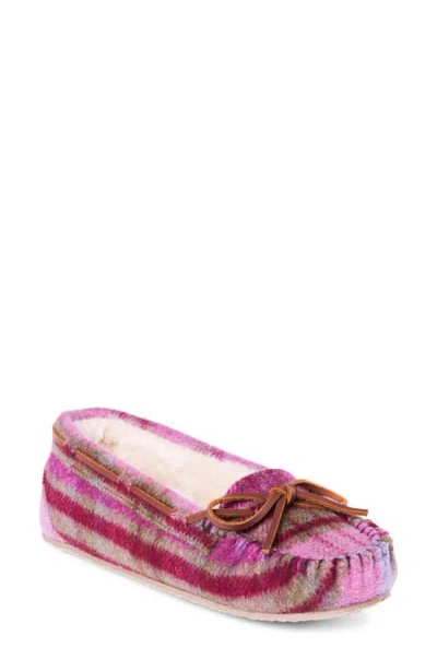 Minnetonka Cally Slipper In Pink