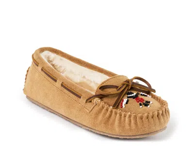 Minnetonka Cally Thunderbird Animikii Slipper In Brown