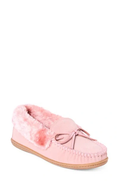 Minnetonka Camp Collar Faux Fur Suede Moccasin In Pink Blush