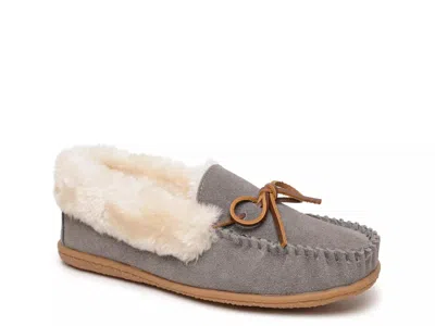 Minnetonka Camp Collar Moccasin Slipper In Gray
