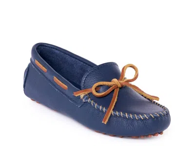 Minnetonka Classic Driving Loafer In Blue