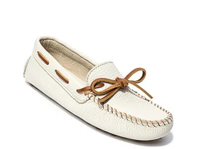 Minnetonka Classic Driving Loafer In White