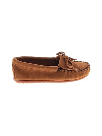 Pre-owned Minnetonka Flats In Brown