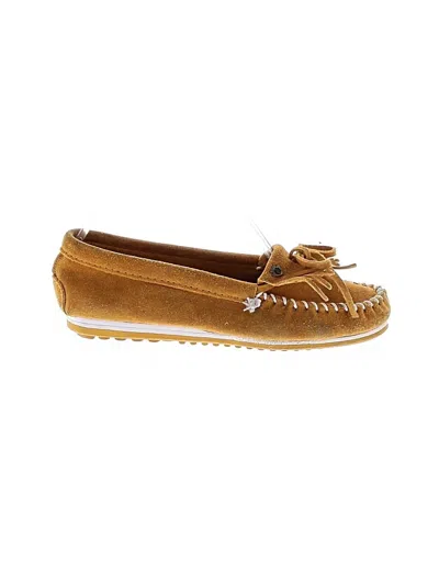 Pre-owned Minnetonka Flats In Brown
