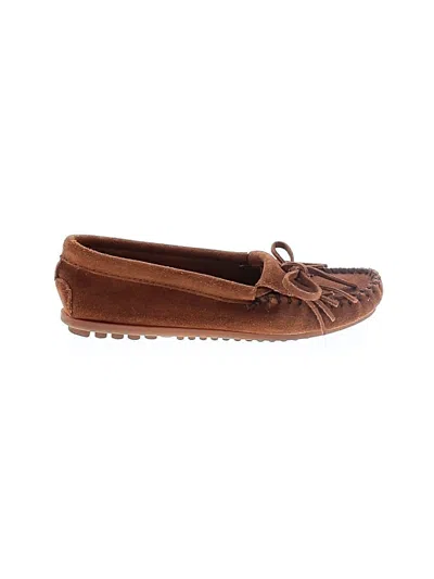 Pre-owned Minnetonka Flats In Brown