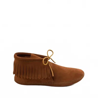 Minnetonka Men's Classic Fringe Softsole Moccasin Boot In Brown