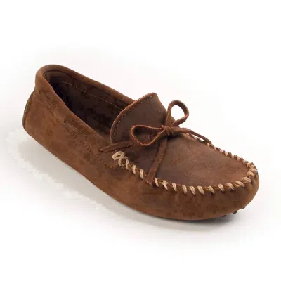 Minnetonka Men's Cowhide Driving Moccasin In Brown Ruff