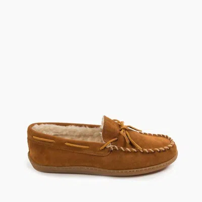 Minnetonka Men's Pile Lined Hardsole Moccasin In Brown