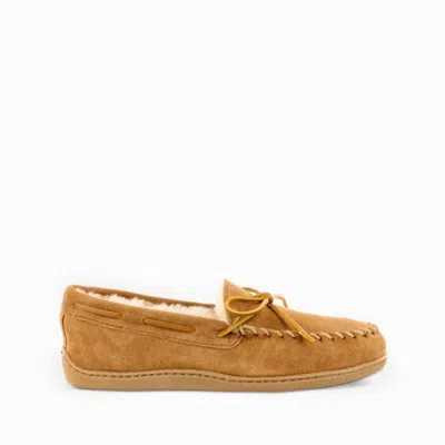 Minnetonka Men's Sheepskin Hardsole Moccasin In Tan