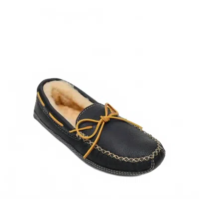 Minnetonka Men's Sheepskin Moose Flat Slipper In Black