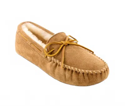 Minnetonka Men's Sheepskin Softsole Shoes In Tan Suede In Brown