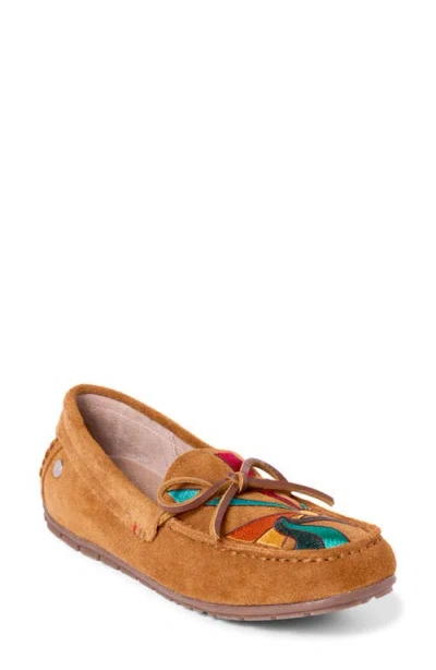 Minnetonka Moc Toe Loafer In Brown