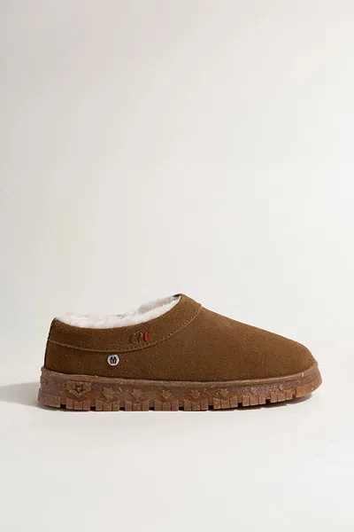 Minnetonka Neva Slides In Multi