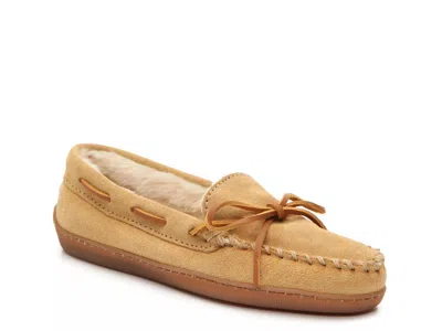 Minnetonka Pile Lined Hard Moccasin Slipper In Brown