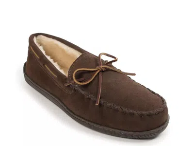 Minnetonka Pile Lined X Moccasin Slipper In Brown