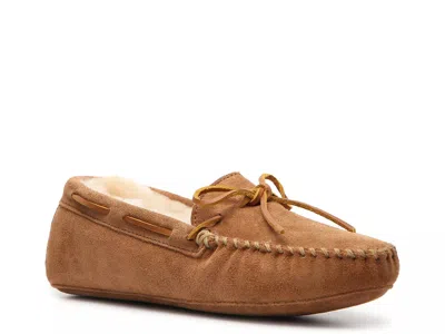 Minnetonka Sheepskin Softsole Slipper In Brown