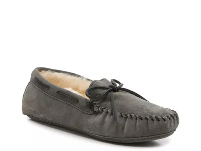 Minnetonka Sheepskin Softsole Slipper In Gray