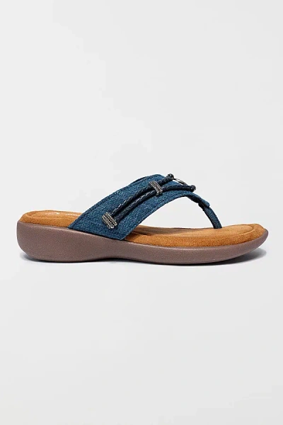 Minnetonka Silverthorne 360 Thong Sandals In Blue Denim, Women's At Urban Outfitters In Multi