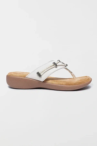 Minnetonka Silverthorne 360 Thong Sandals In White, Women's At Urban Outfitters