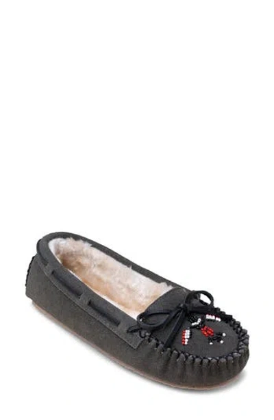 Minnetonka Thunderbird Animikii Faux Fur Lined Slipper In Charcoal