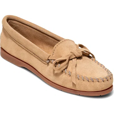 Minnetonka Tie Slipper In Taupe