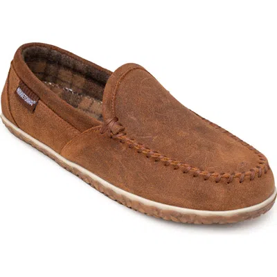 Minnetonka Tilden Slipper In Brown