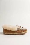 Minnetonka Ultimate Genuine Shearling Slipper In Beige