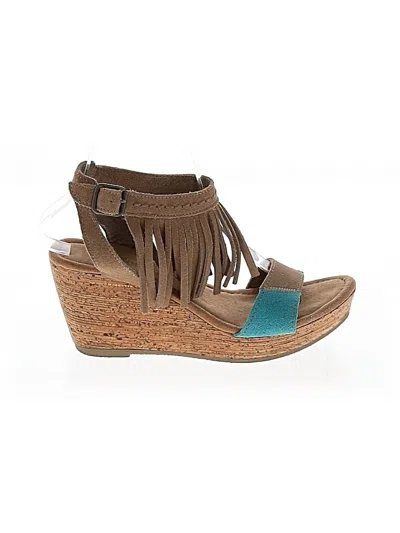 Pre-owned Minnetonka Wedges In Brown