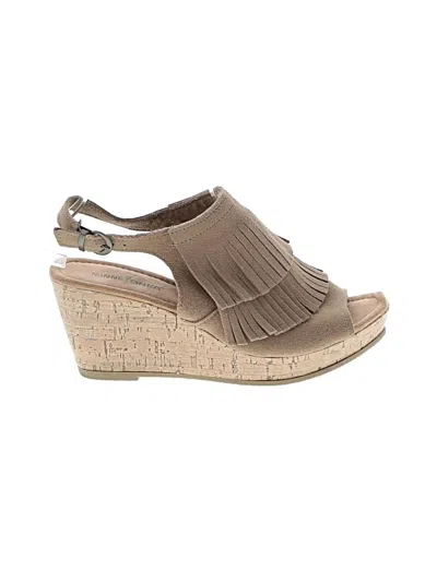 Pre-owned Minnetonka Wedges In Tan