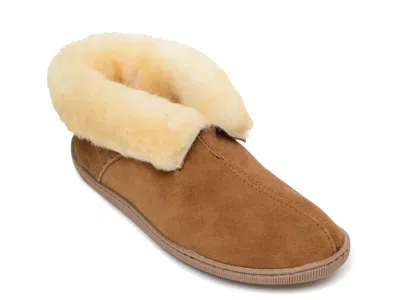 Minnetonka Wide Width Sheepskin Collar Boot Slipper In Brown