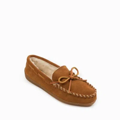 Minnetonka Women's Pile Lined Hardsole Moccasin In Tan