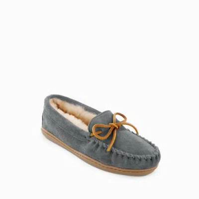 Minnetonka Women's Sheepskin Hardsole Moccasins In Charcoal