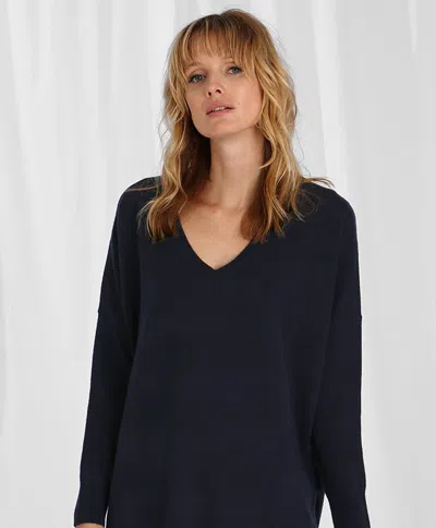 Minnie Rose Cashmere Boyfriend V-neck Sweater In Navy