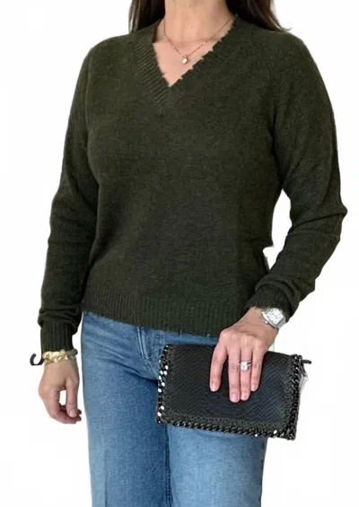 Minnie Rose Cashmere Frayed V-neck Sweater In Green