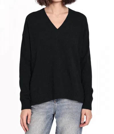 Minnie Rose Cashmere Long And Lean V-neck Sweater In Black