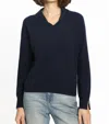 MINNIE ROSE CASHMERE V-NECK PULLOVER WTH COLLAR IN NAVY