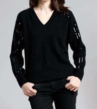 MINNIE ROSE CASHMERE V-NECK SWEATER WITH SEQUINED SLEEVES IN BLACK